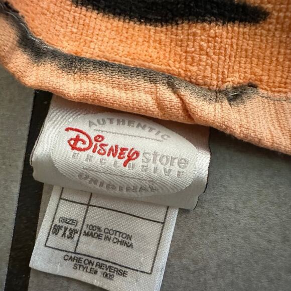 Authentic DISNEY STORE LIZZIE MCGUIRE Beach Towel 60" x 30" - Picture 2 of 2